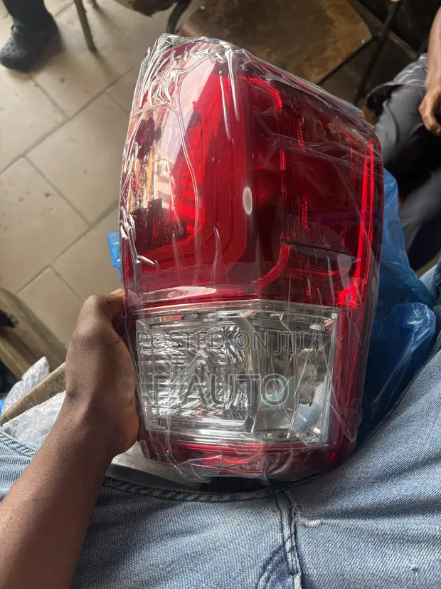 Toyota Tacoma Taillight (2016-2021) - 1