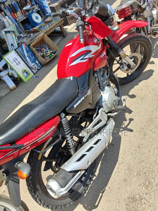 Yamaha YBR125 2025 Red - 1