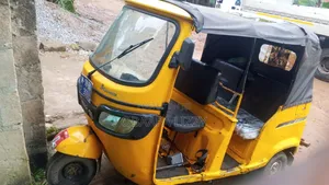 TVS Apache 160 4V Tricycle 2018 Yellow
