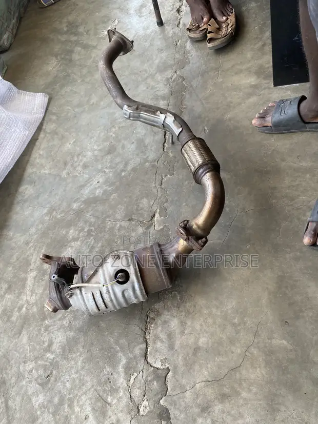 Honda Civic/Accord Exhaust Catalytic Converter (2017-2025) - 1