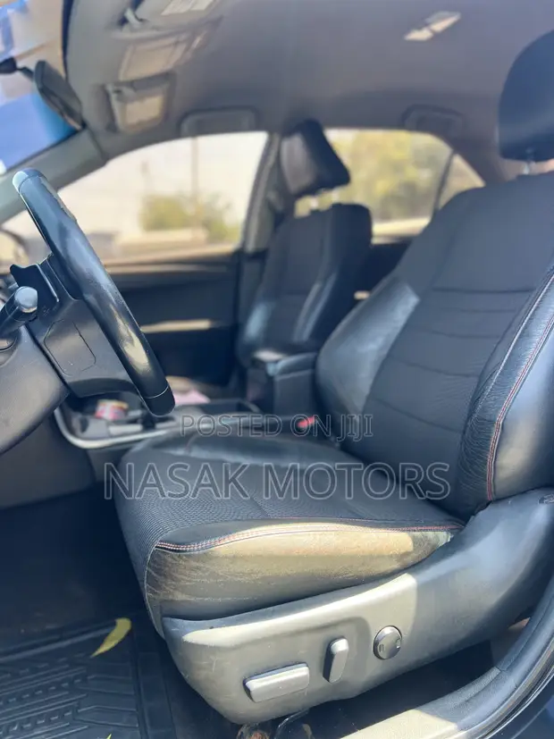 2016 Toyota Camry LE Sedan - 1
