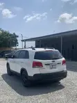 Kia Sorento 2012 White - 1