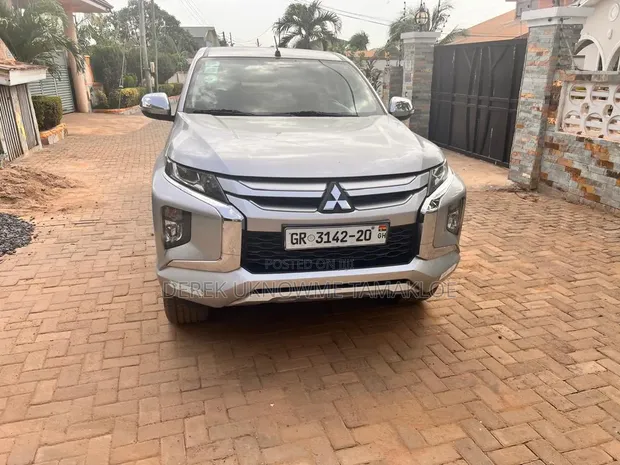 Mitsubishi L200 2020 White - 1