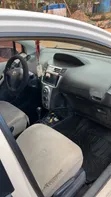 Toyota Vitz 2010 Off White - 5