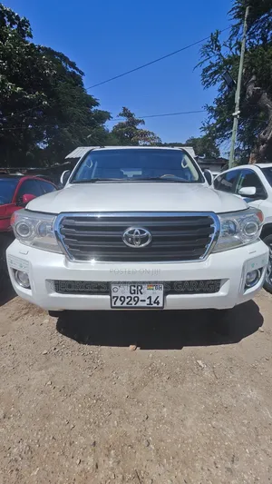 Toyota Land Cruiser 2014 4.5 V8 GXR White
