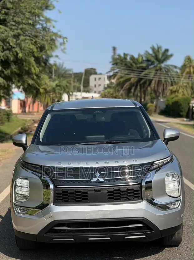 2022 Mitsubishi Outlander SEL Silver - 1
