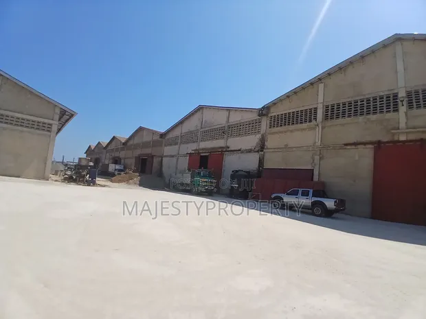 1,600 sqm Warehouse for Rent, Spintex - 1