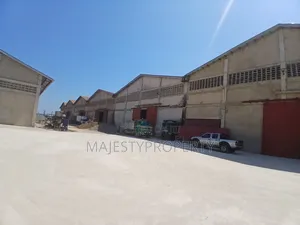 1,600 sqm Warehouse for Rent, Spintex