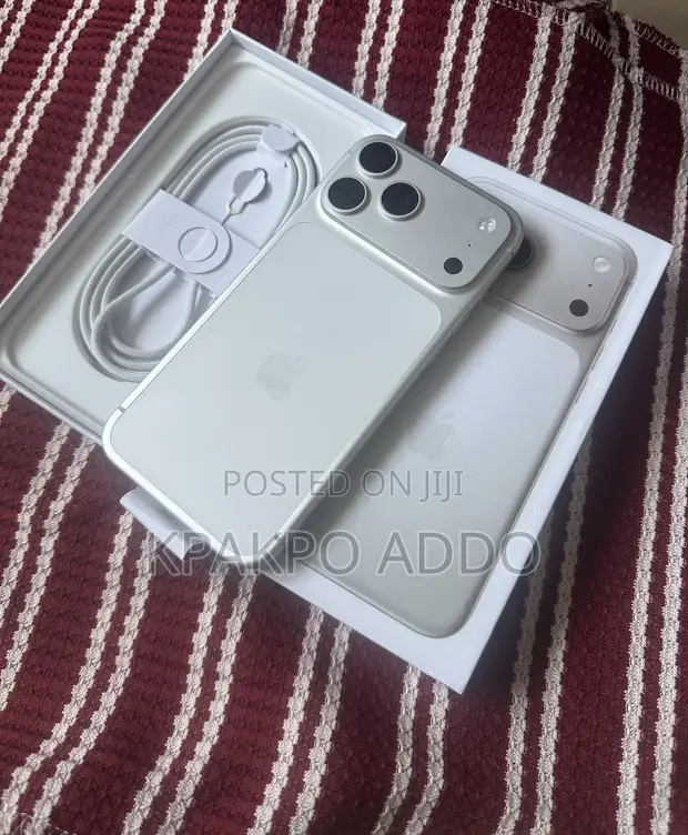 New Apple iPhone 17 Pro Max 256GB Silver - 1