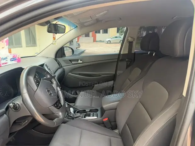 Hyundai Tucson 2018 Gray - 1