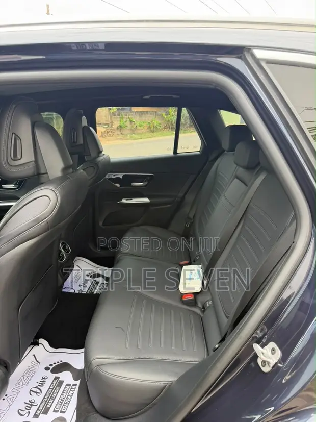 Mercedes-Benz GLC 300 2024 SUV - 1
