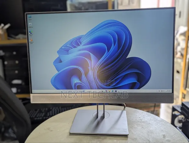 HP EliteOne 800 G3 All-in-One Desktop - i5, 8GB RAM, 256GB SSD - 1
