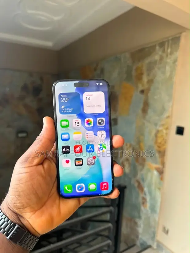 Apple iPhone 15 Pro Max 256GB Black - 1