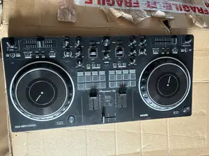 Pioneer DDJ-Rev1 DJ Controller