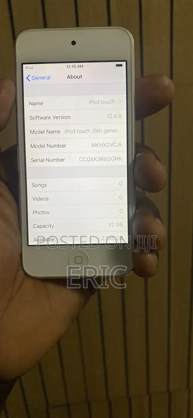 Apple iPod Touch 6th Gen 32GB - 1