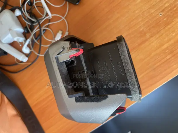 Toyota Tundra AC Vent (2022-2026) - 1