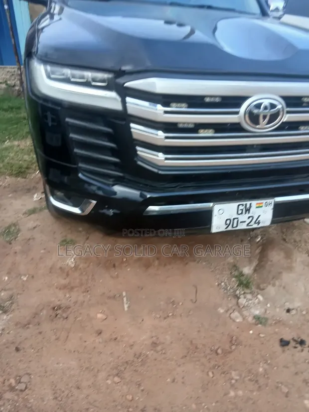 Toyota Land Cruiser V8 2022 - For Hire - 1