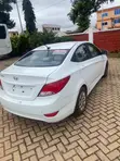 Hyundai Accent SE Sedan 2016 White - 4