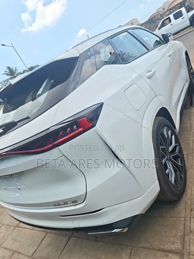 New Changan UNI-Z iDD Premium 2025 White - 1