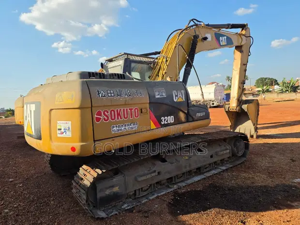 Caterpillar CAT 320 Excavator - 1