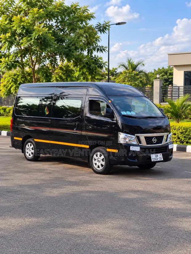 Nissan Caravan (Urvan) 2015 Blue - 1