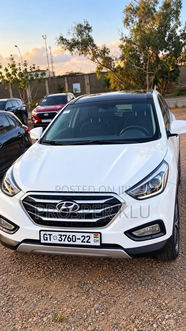 Hyundai Tucson 2014 White - 1