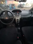 Toyota Vitz 1.0 FWD 3dr 2010 White - 4