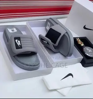 Nike Offcourt Adjust Slides