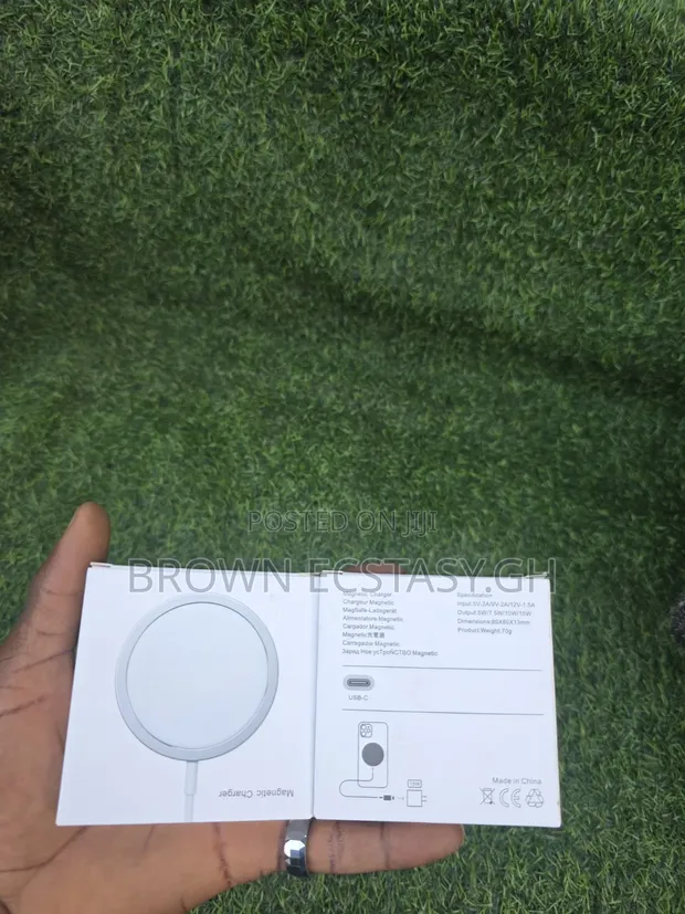 Apple MagSafe Magnetic Wireless Charger - 1