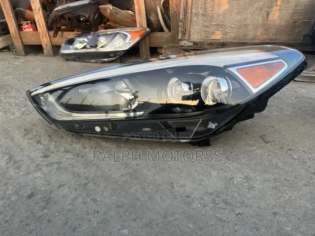 Hyundai Tucson 2018 Headlight - 1