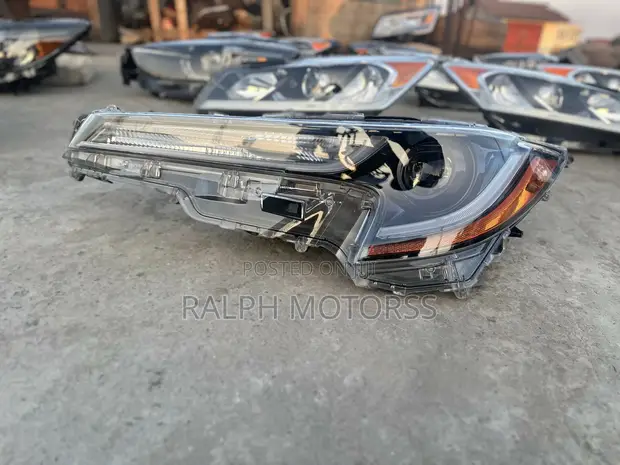 Toyota Corolla 2020 Headlight LE - 1
