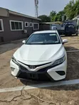 2018 Toyota Camry SE FWD (2.5L) - White - 2