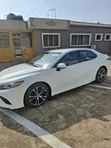 2018 Toyota Camry SE FWD (2.5L) - White - 4
