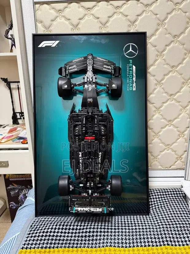 LEGO Technic Mercedes-AMG F1 with Display Board - 1