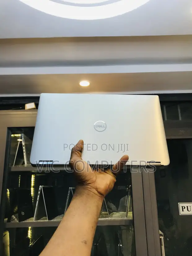 Dell Latitude 7400 2-in-1 Laptop - 1