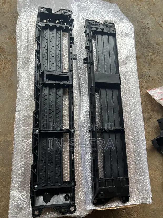 Honda CR-V Shutter Grill (2017-2024) - 1