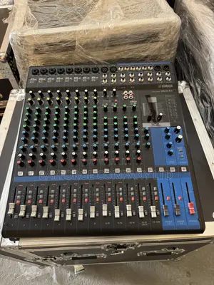 Yamaha 16-Channel Mixing Console