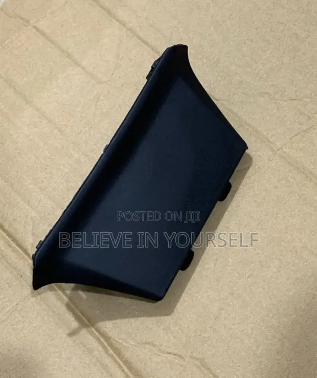 Honda CR-V 2017-2019 Grille Radar Sensor Cover - 1
