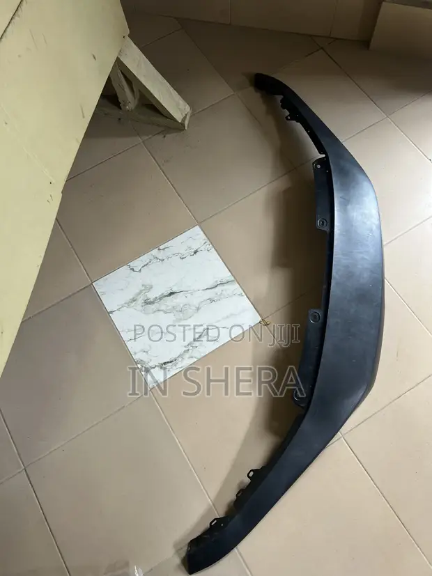 Honda Civic Bumper Top Moulding (2022-2025) - 1