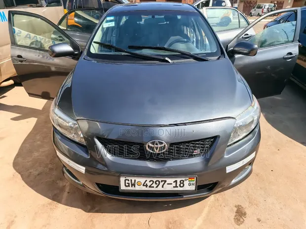Toyota Corolla 2010 Gray - 1