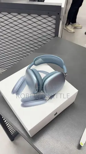 Apple AirPods Max 2