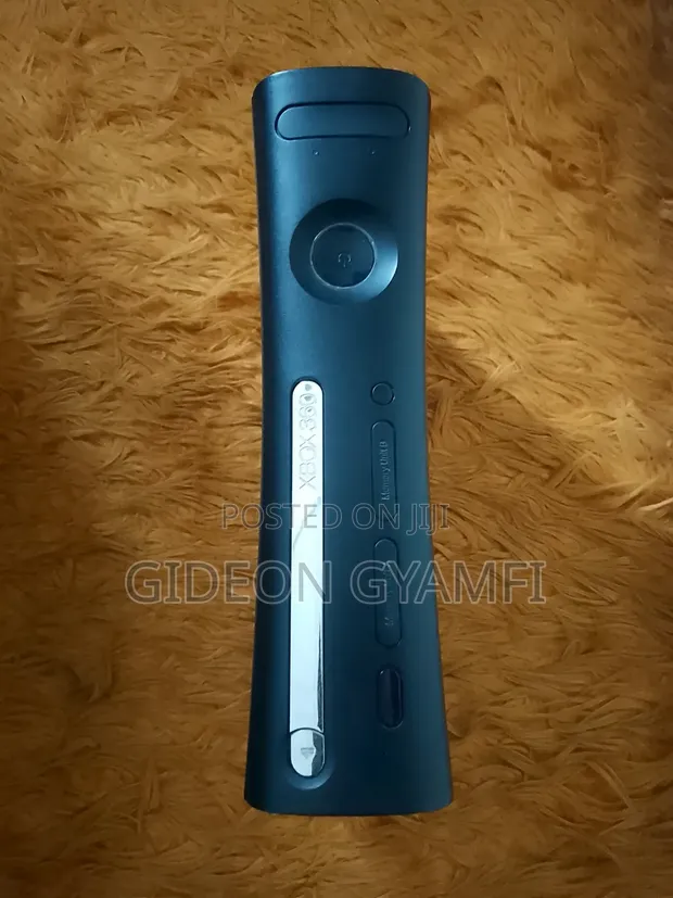 Used Xbox 360 with 7 Games - 1