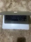 Apple MacBook Air 13" (2017) - Core i5, 8GB RAM, 256GB SSD - 1
