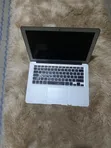 Apple MacBook Air 13" (2017) - Core i5, 8GB RAM, 256GB SSD - 2