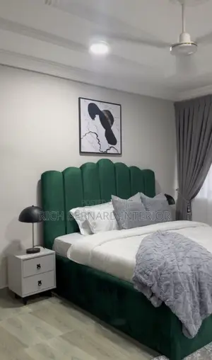 Royal Comfort Luxury Queen Size Bed - Emerald Green