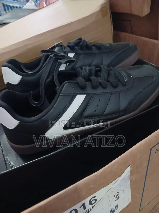 Ferragamo Men's Classic Leather Sneakers - Black, Size 40 - 1