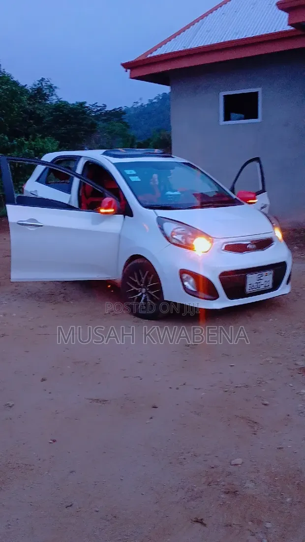 Kia Morning 2012 White - 1