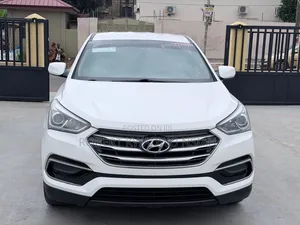 2017 Hyundai Santa Fe SE AWD White