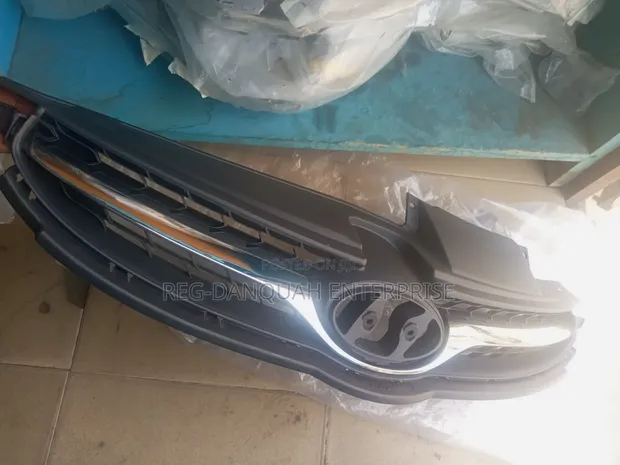 Hyundai Elantra 2012-2013 Top Grille - 1