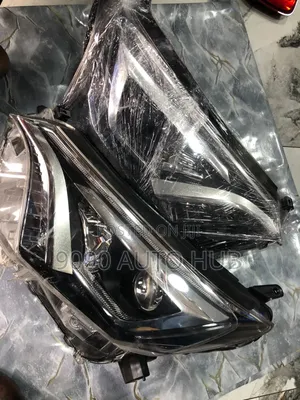 Toyota RAV4 2016-2018 Headlight - Premium OEM Foreign Used